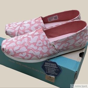 Tom’s pink cheetah flocked alpargata sz 7